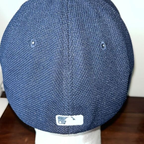 New York Yankees stretch fitted 100% polyester MLB navy blue baseball hat cap - Picture 3 of 3
